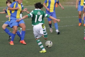 乐鱼体育平台app-中国足球国家队备战友谊赛调整战术策略，国足 友谊赛