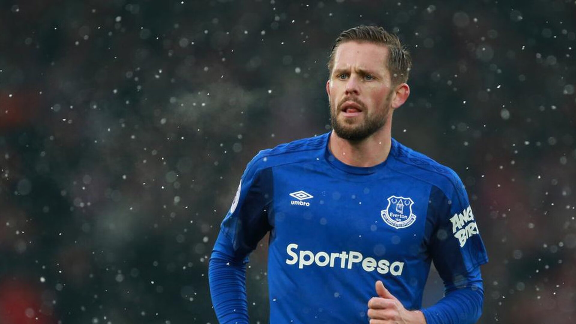 中超防守球员盯人效率热力图分析，足球人盯人防守战术的缺点是